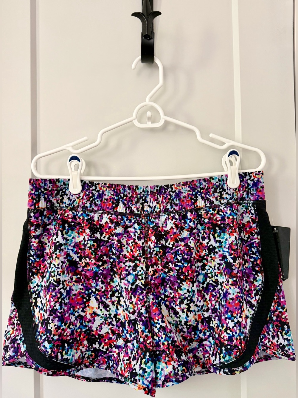 NWT RB3 Purple/Pink/Red/Black Colorful Abstract Active Shorts M